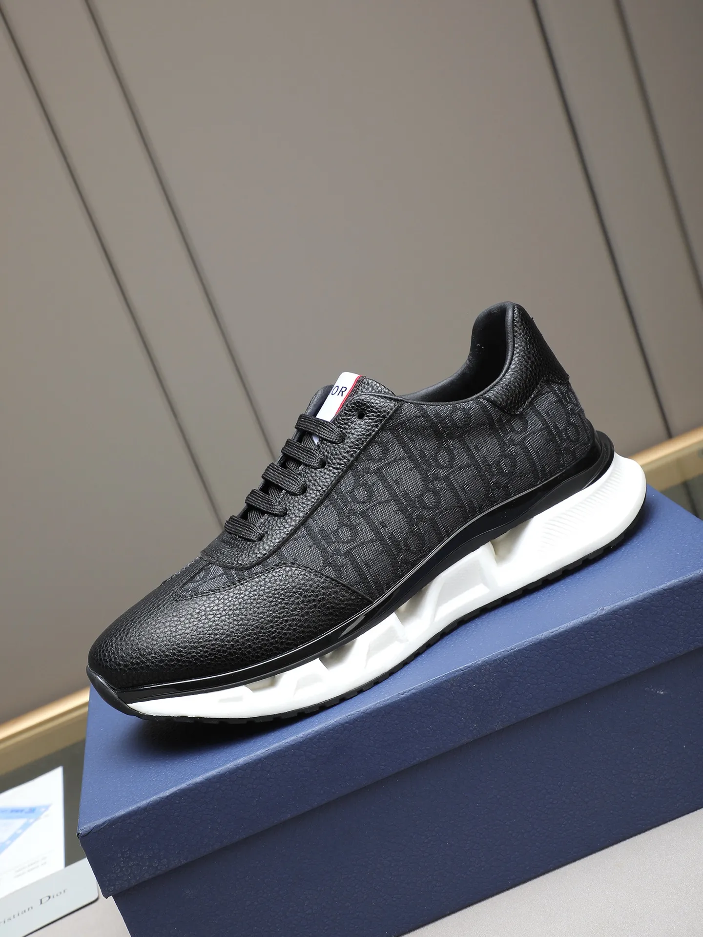 PP460 New Dior🆕The latest men's casual sports shoes, the upper is made of imported cowhide➕Dior's special material! Breathable sheepskin. The TPU blade base is lightweight and wear-resistant! Size:38-44 (45 customized)